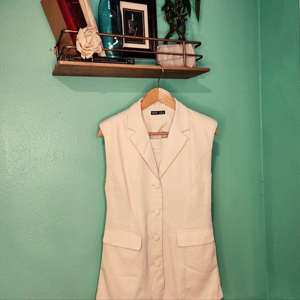 NWOT 2 piece skirt & vest set
